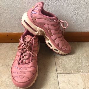 Nike Air Max ~ Pink Satin Finish